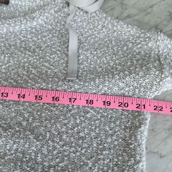 Lilla p textured grey tie shoulder sweater size S - Picture 6 of 7
